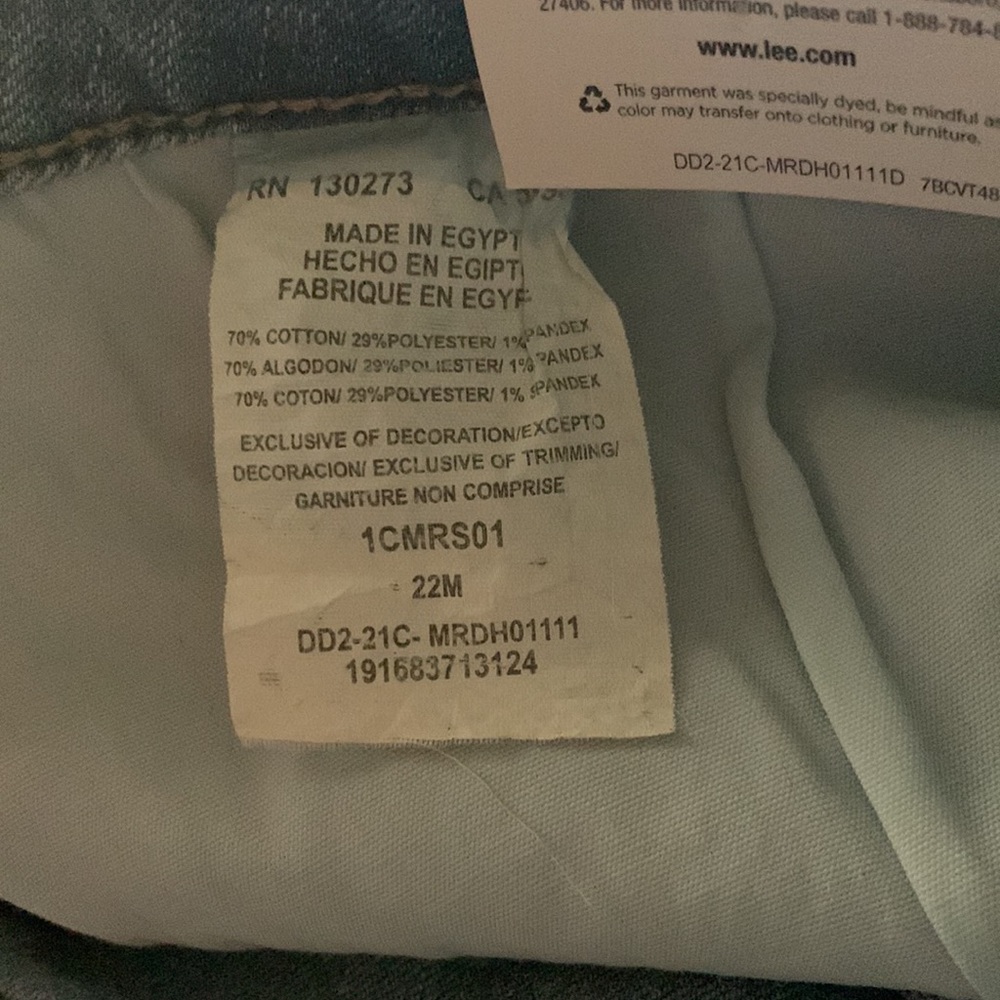 Plus size denim shorts - Picture 5 of 6